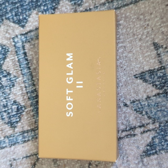 NIB Anastasia Beverly Hills Soft Glam II Eye Shadow Palette - Picture 3 of 4